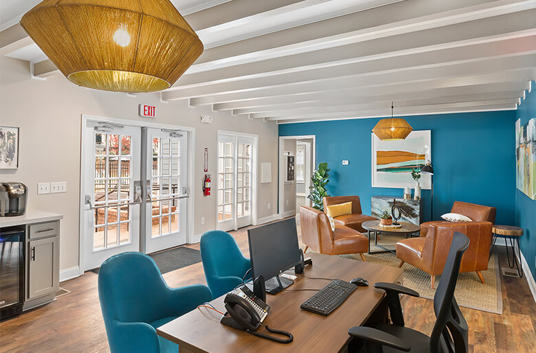 photo of Edgewater Village Apartments grounds